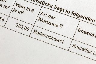 Foto: Dokument mit Bodenrichtwert